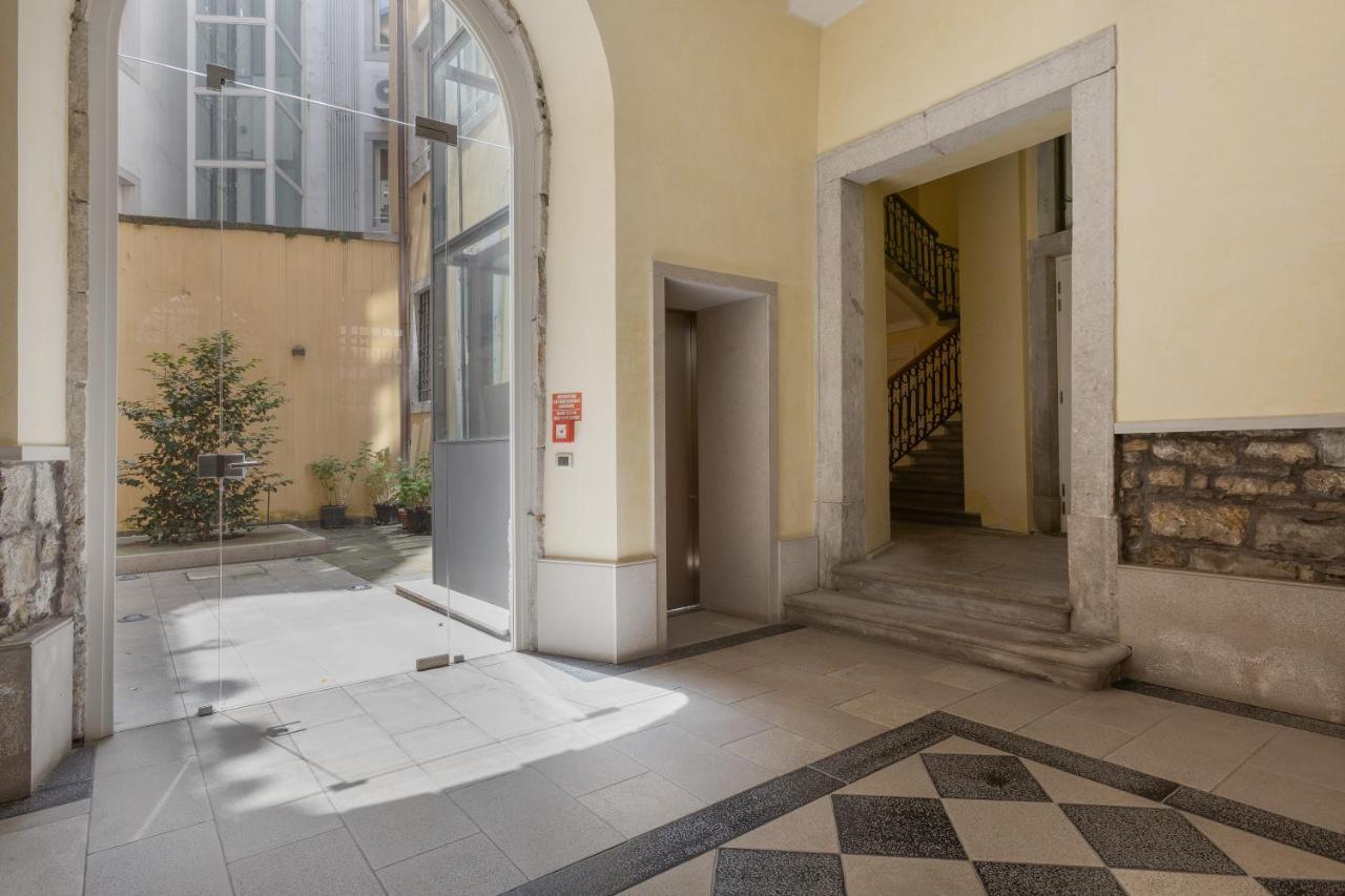 Suite Saba, Stile E Parcheggio In Centro A 的里雅斯特 外观 照片