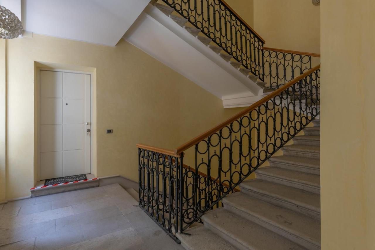 Suite Saba, Stile E Parcheggio In Centro A 的里雅斯特 外观 照片