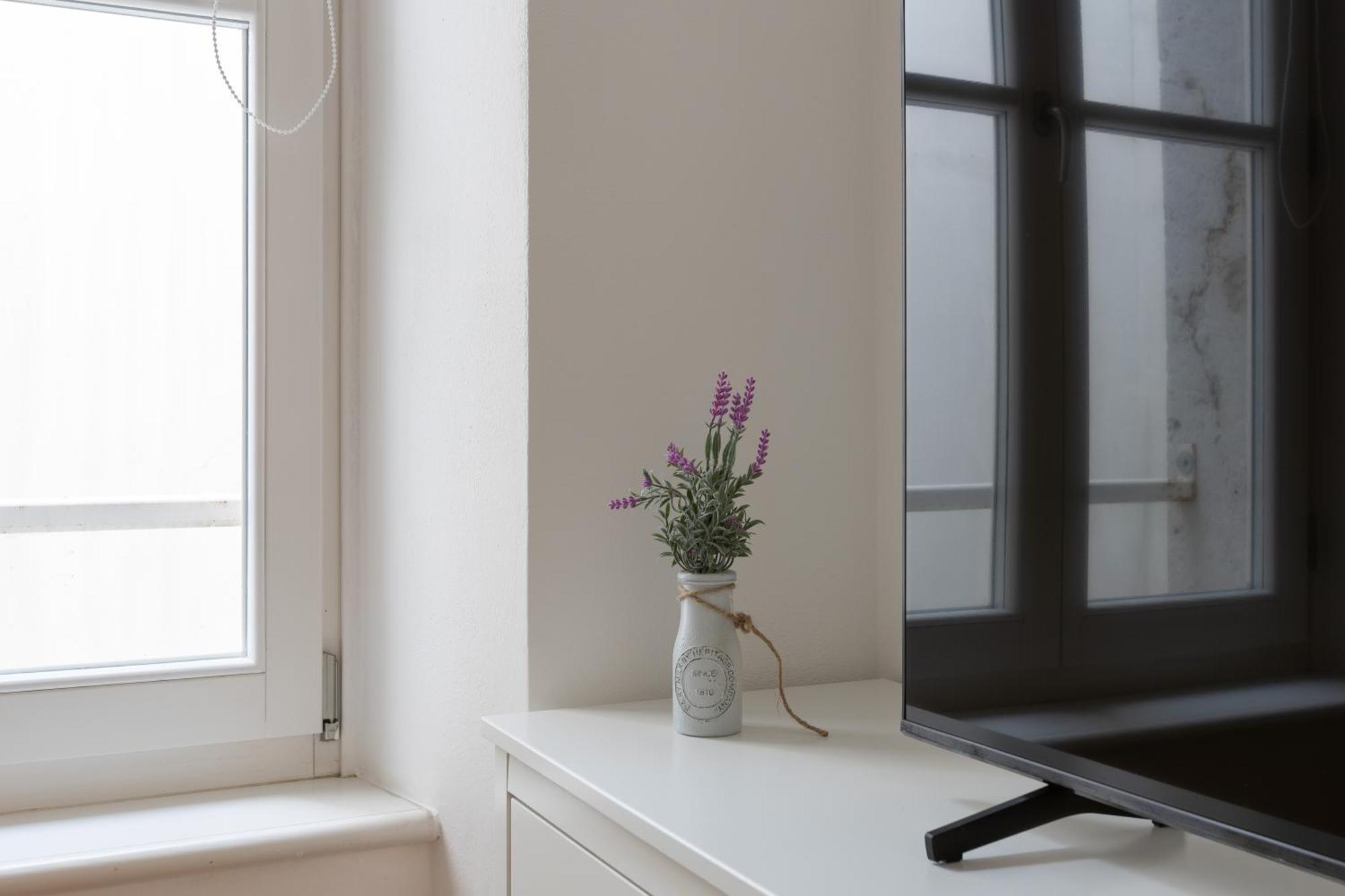 Suite Saba, Stile E Parcheggio In Centro A 的里雅斯特 外观 照片